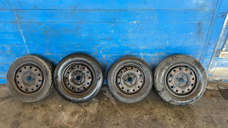 4 Cerchi completi di Pneumatici FIAT Doblo Cargo (05>09) 51975739 Diesel 1.9 (05>09)