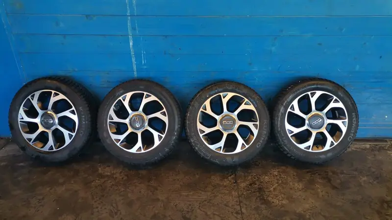 4 Cerchi in lega FIAT 500 L Serie (351_352) (12>) 735569133 Diesel 1600