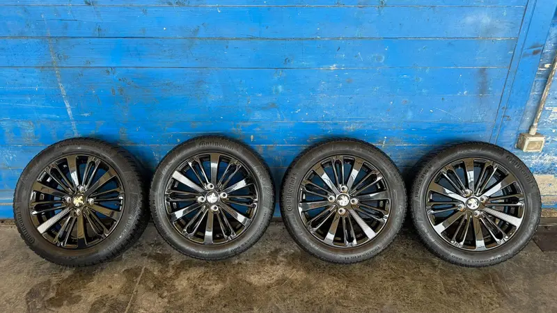 4 Cerchi in lega PEUGEOT 208 Serie (12>19) 96737736VX 9808137577 Benzina 1.2 (12>19)