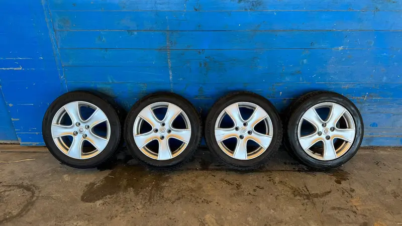 4 Cerchi in lega RENAULT Clio Serie IV (12>19) 403006502R 403006502R Diesel 1.5 (12>19)
