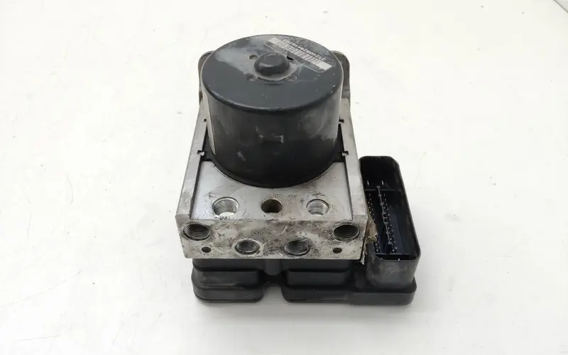 ABS FORD Fiesta 6° Serie 1715773 8V512M110AD Bifuel/Gas 1.4 (08>17)