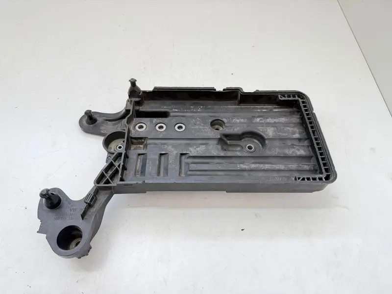 Alloggio Batteria AUDI A3 Sportback (8V4) (16>) 5Q0915331H 5Q0915321G Diesel 1600
