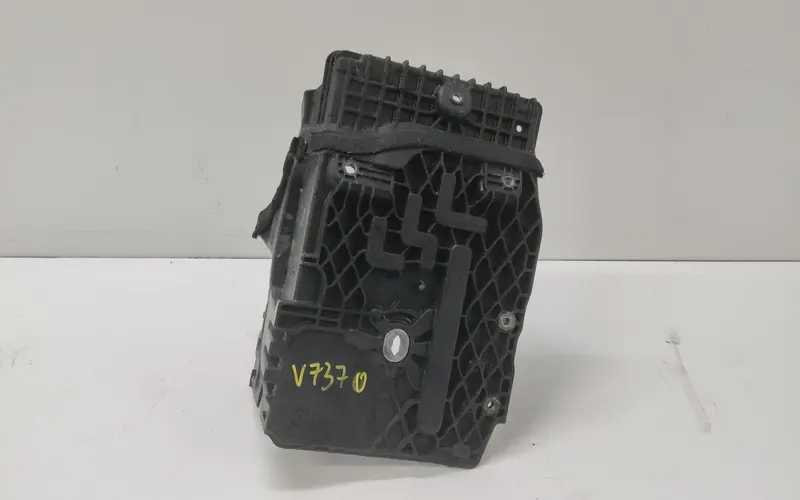 Alloggio Batteria LAND ROVER Freelander 2° Serie 6G9N10723CG Benzina (03>06)