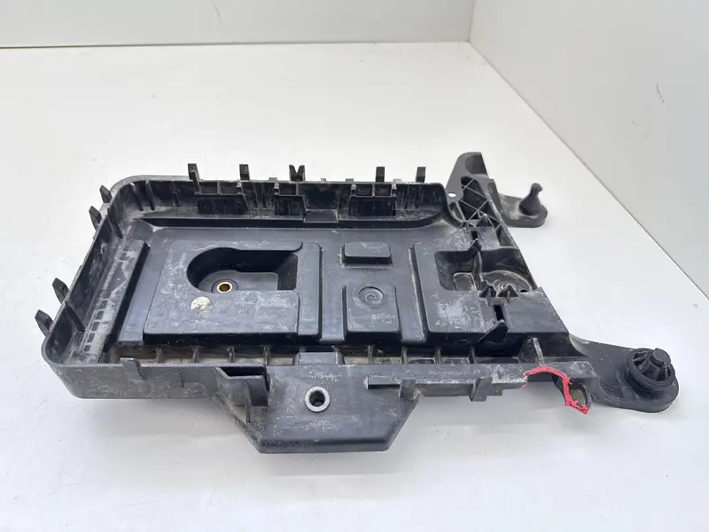 Alloggio Batteria VOLKSWAGEN Golf 6 Berlina (08>12) 1K0915333 Diesel 2.0 (08>12)