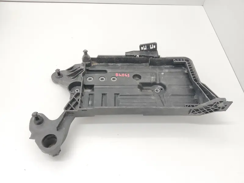 Alloggio Batteria VOLKSWAGEN Golf 7 Berlina (12>) 5Q0915331K Diesel 1.6