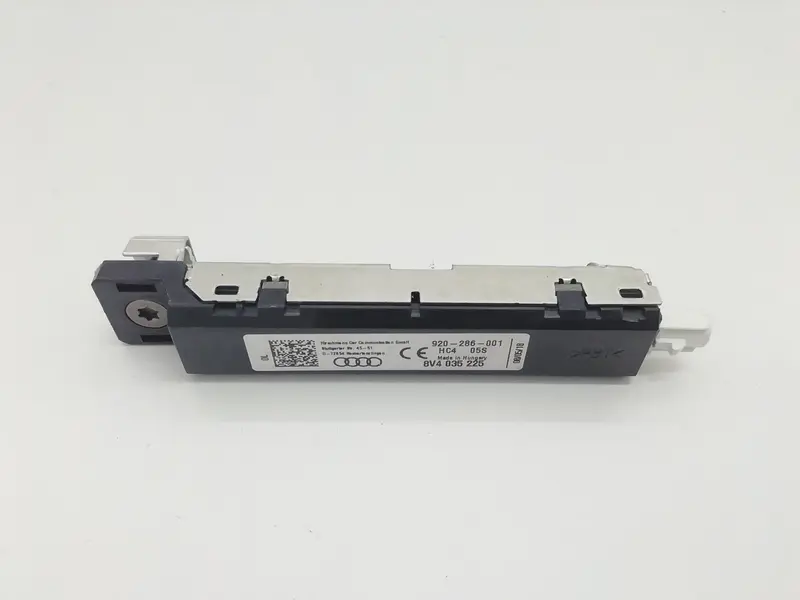 Amplificatore Antenna AUDI A3 Sportback (8V4) (16>) 8V435225 Benzina
