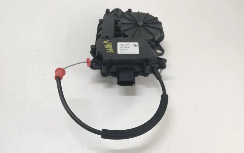 Attuatore serratura cofano posteriore ALFA ROMEO Stelvio Serie (949_) (16>) 6701065090 Benzina