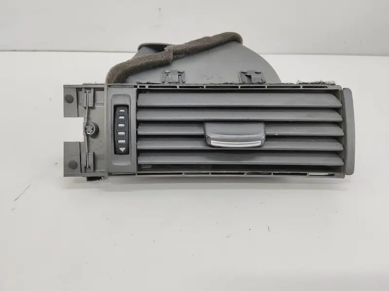 Bocchetta aria cruscotto DX AUDI A6 Berlina Serie C4 (4A2) (94>97) 4F1820902B Diesel 2000 (94>97)
