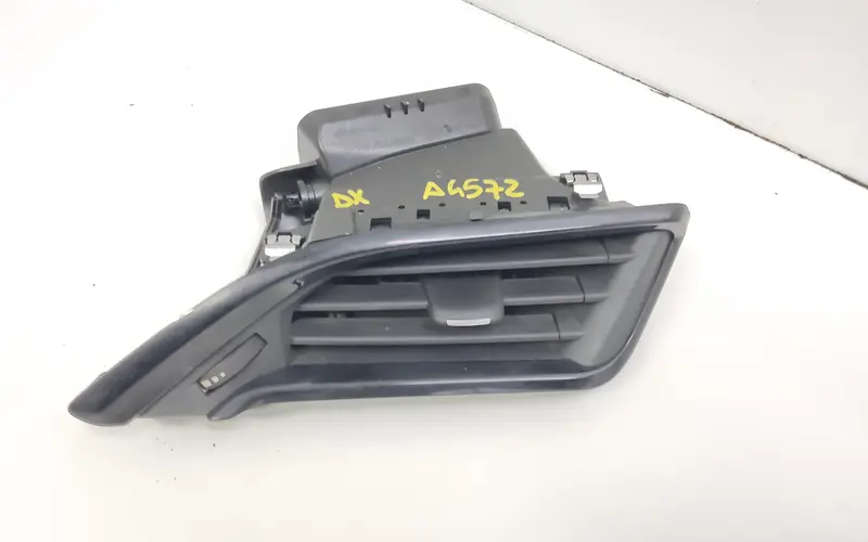 Bocchetta aria cruscotto DX PEUGEOT 208 Serie (12>19) 96731316XU 9673131677 Benzina 1.2 (12>19)
