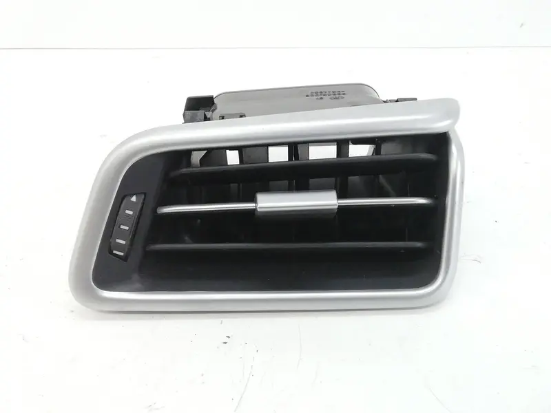 Bocchetta aria cruscotto lato passeggero MASERATI Ghibli 3° Serie 6700190610 Benzina