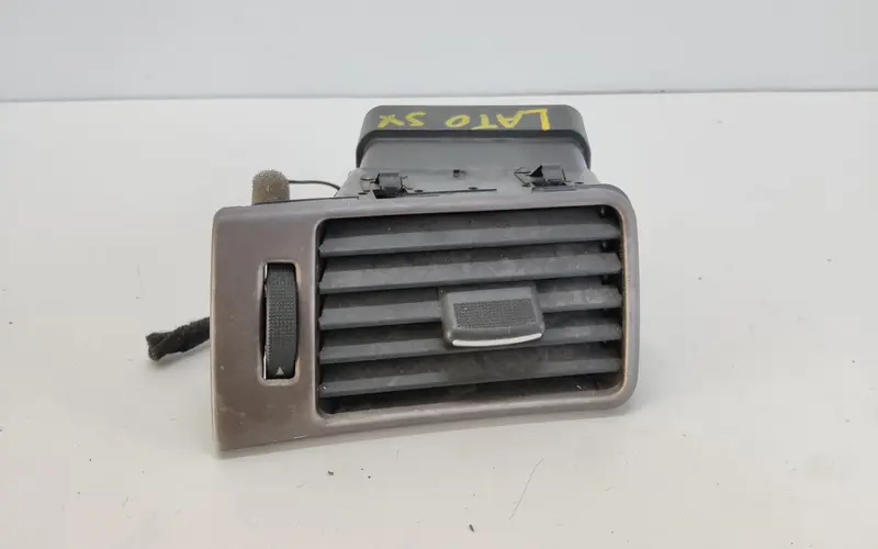 Bocchetta aria cruscotto SX AUDI A6 Avant Serie C5 (4B5) (97>04) 4B1820901 Diesel 2.5 (97>04)