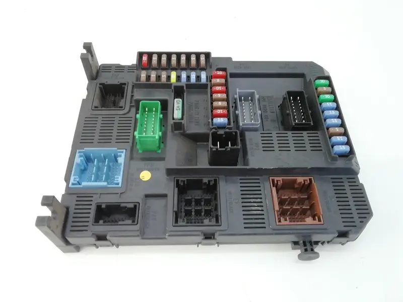 Body Computer PEUGEOT 208 Serie (12>19) 9678355880 (12>19)