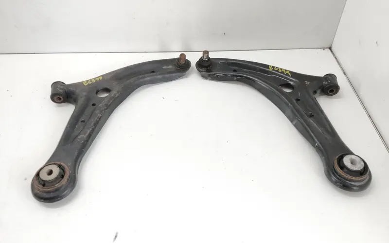 Braccio Oscillante Anteriore Sinistro FORD Fiesta 6° Serie 1737305 Bifuel/Gas 1.4 (08>17)
