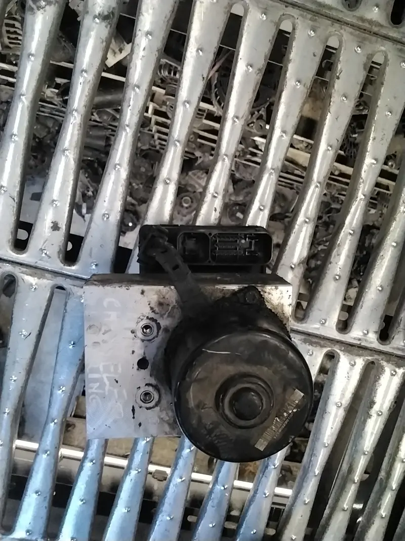 Centralina pompa abs chrysler touring codice 05033150AAD