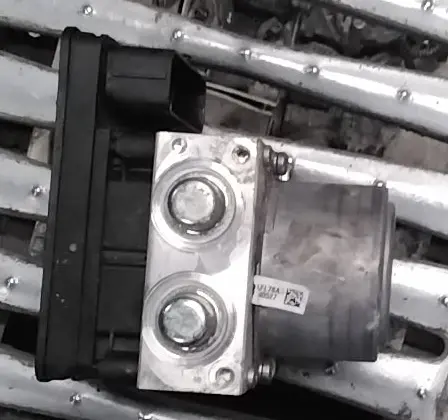 Centralina pompa abs fiat 500L codice 52063662