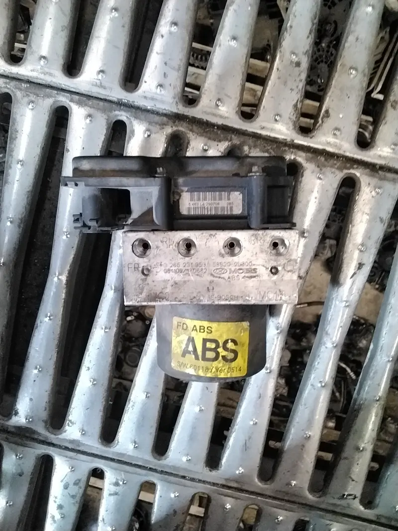 Centralina pompa abs hyundai i30 anno 2007-2012 codice 0265231956