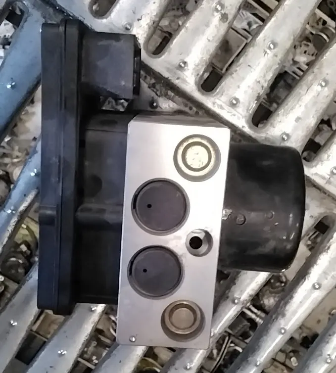 Centralina pompa abs mercedes C220 codice A2095451432