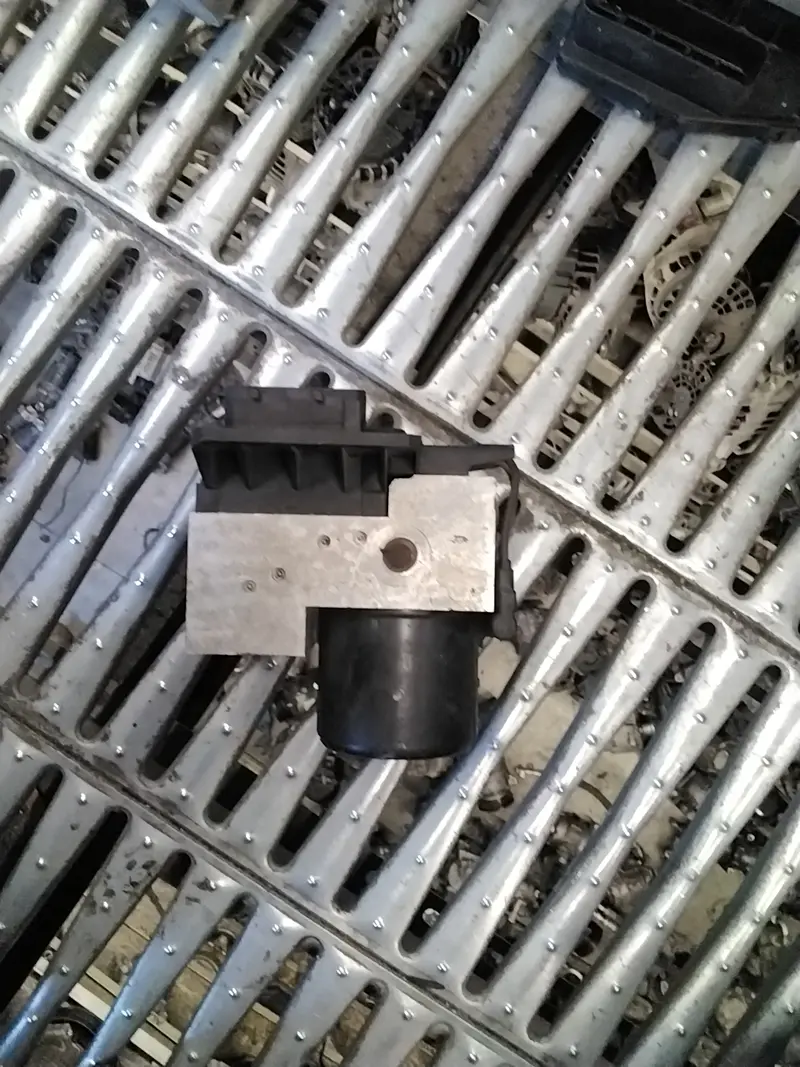 Centralina pompa abs mercedes E250 codice 0265217401
