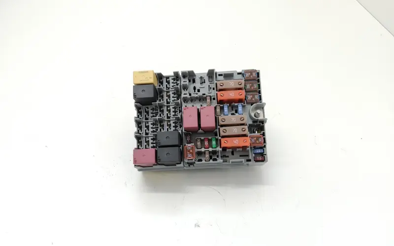 Centralina porta fusibili JEEP Renegade Serie (14>) 519987784 Diesel 1.6 (14>18)