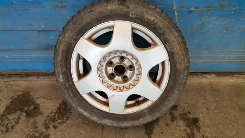 Cerchio in lega VOLKSWAGEN New Beetle 1° Serie 1c0601025a Diesel 1900 (98>10)