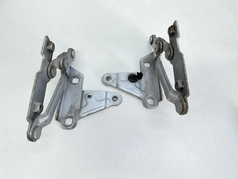 Cerniera cofano anteriore SX SEAT Altea Berlina 5P0823301B 5P0823301B Diesel 1.9
