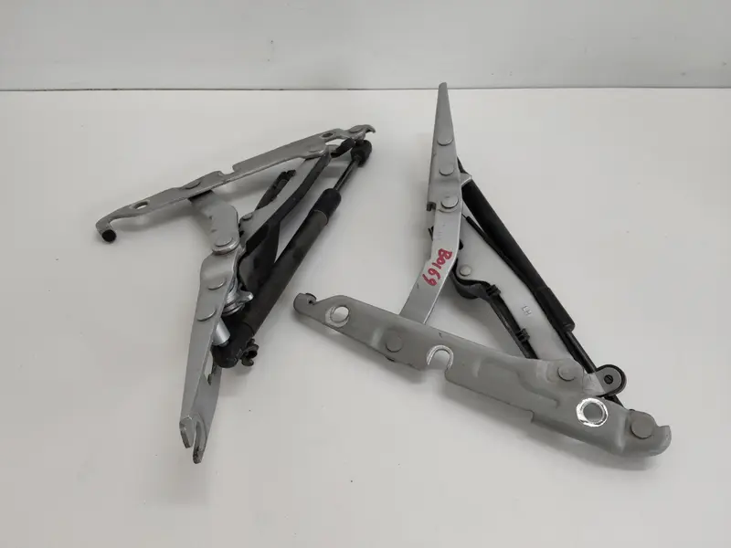 Cerniere cofano anteriore dx e sx AUDI A6 Berlina Serie C4 (4A2) (94>97) 4F5827301A 4F5827302A Diesel 2000 (94>97)
