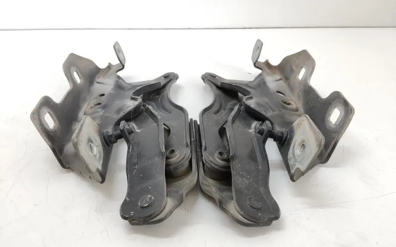 Cerniere cofano anteriore dx e sx MERCEDES Classe A W169 3° Serie A1698800128 A1698800228 Diesel 2.0 (04>08)