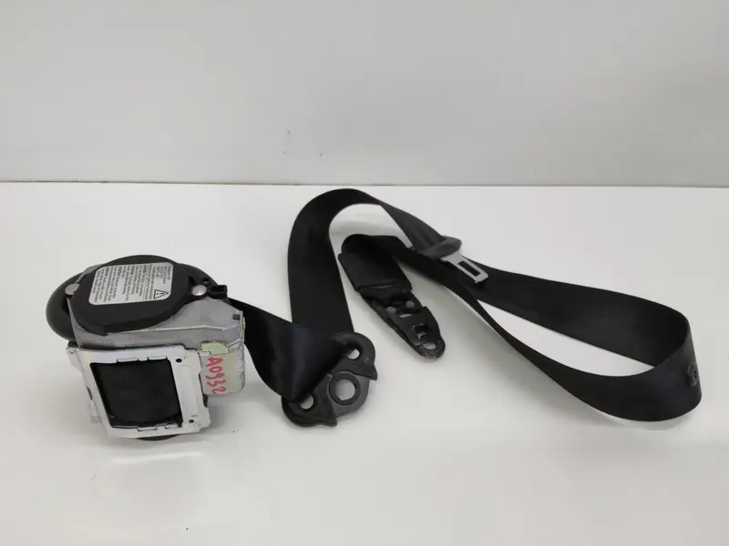 Cintura di Sicurezza Anteriore Sinistra con pretensionatore AUDI A6 Berlina Serie C4 (4A2) (94>97) 4F0857705 605404600 Diesel 2000 (94>97)