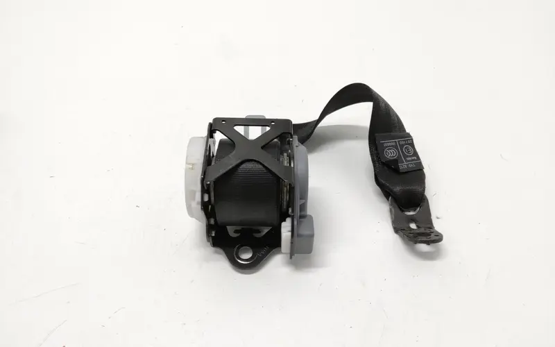 Cintura di sicurezza Posteriore DX AUDI A1 Serie (8X1) (10>14) 8X0857805DV04 8X0857805 Diesel 1.6 (10>14)