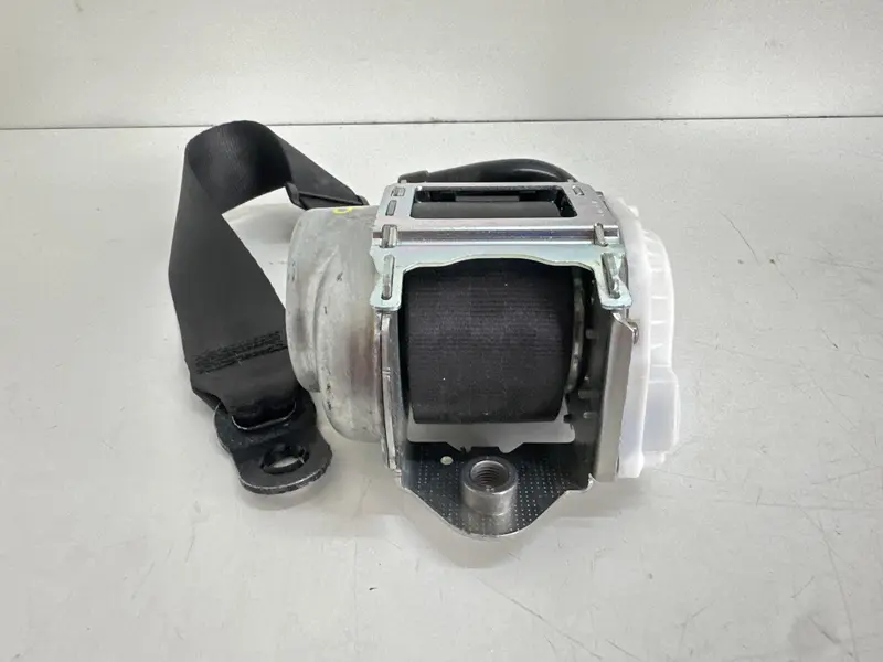 Cintura di sicurezza Posteriore SX con pretensionatore AUDI Q3 Sportback Serie (F3N) (19>) 81A857705J Benzina