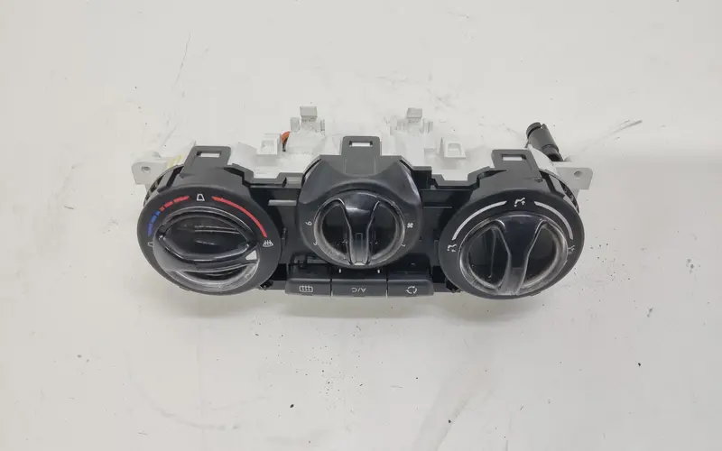 Comandi Clima PEUGEOT 208 Serie (12>19) 96722471XU 96722471XU Benzina 1.2 (12>19)