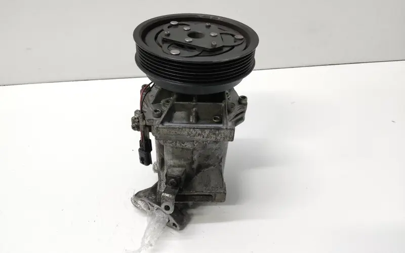 Compressore A/C RENAULT Clio Serie IV (12>19) 926003VC6B 926003VC6B Benzina (12>19)