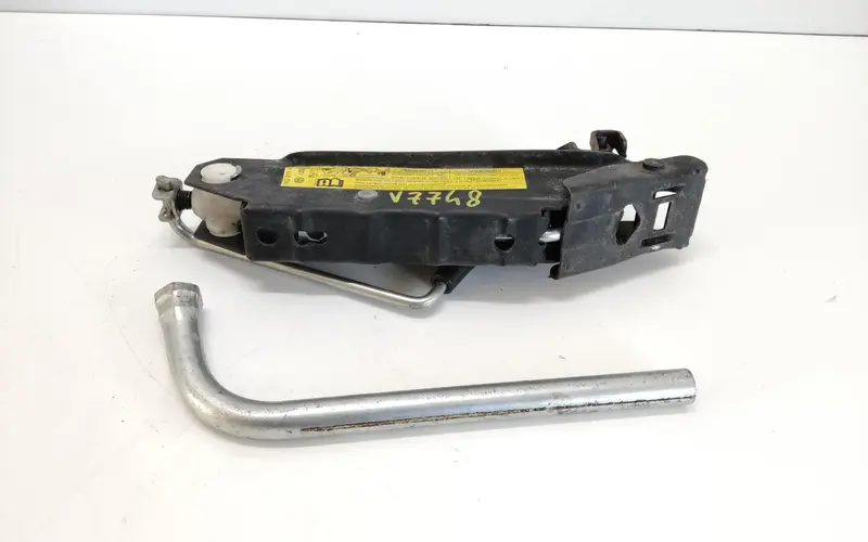 Cric AUDI A6 Avant Serie C5 (4B5) (97>04) 1K0011031J Diesel 2.5 (97>04)