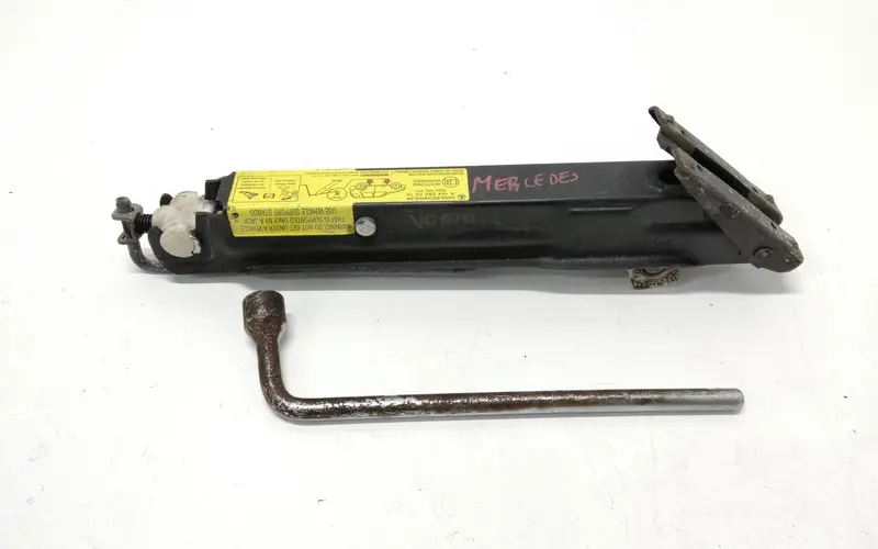 Cric MERCEDES ML W164 3° Serie A1645800018 A1645800018 Diesel 3.0 (05>11)
