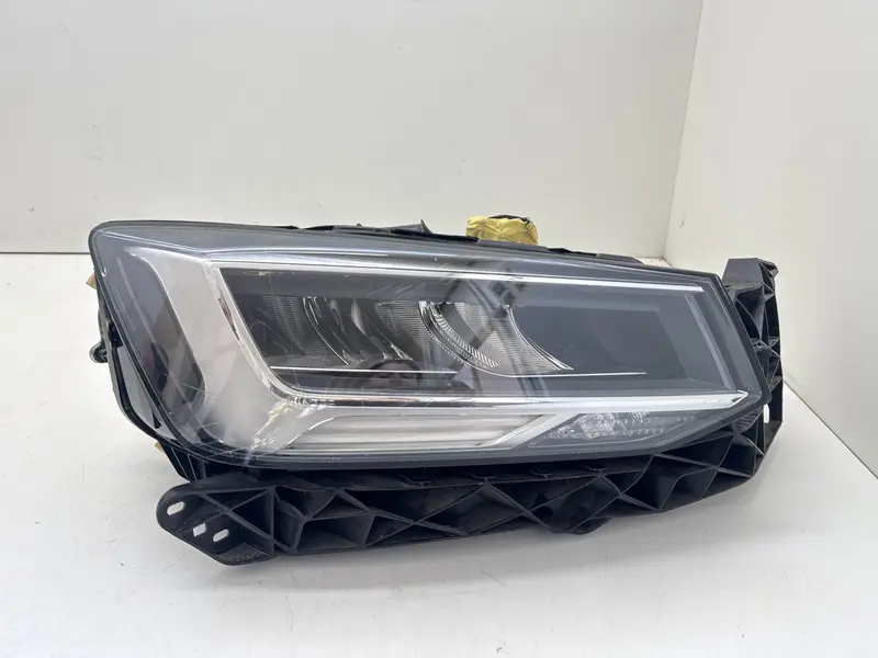 Faro anteriore Destro AUDI Q2 Serie (GAB) (16>) 81A941012 81A941012 Benzina