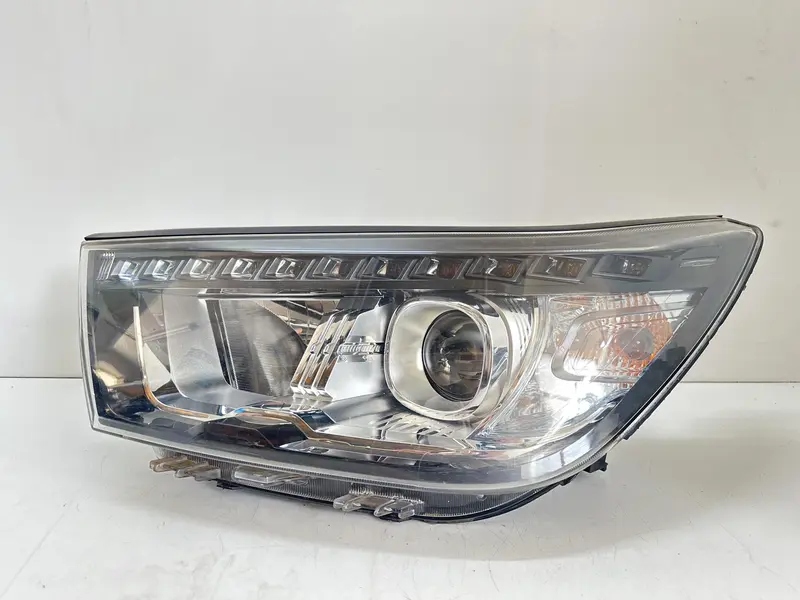 Faro Anteriore Sinistro SSANGYONG XLV Serie (16>) 8310135B00 8310135300 Diesel 1.6