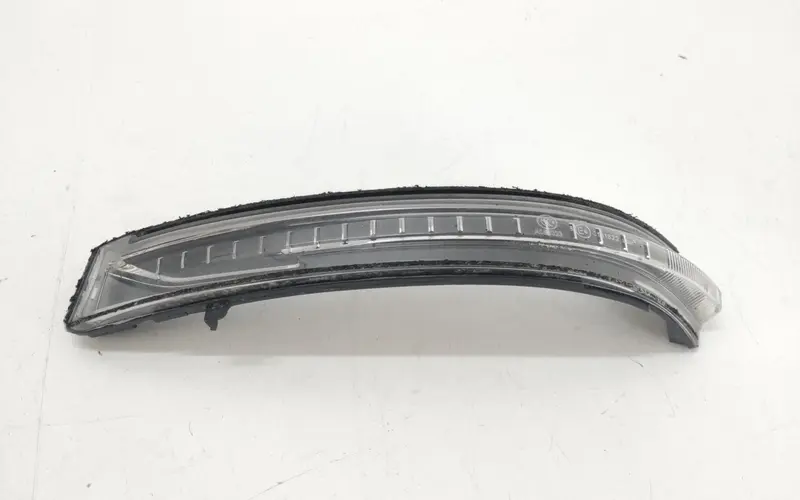 Freccia specchietto retrovisore DX NISSAN X-Trail Serie (T32) (14>18) E40161822 Benzina (14>18)