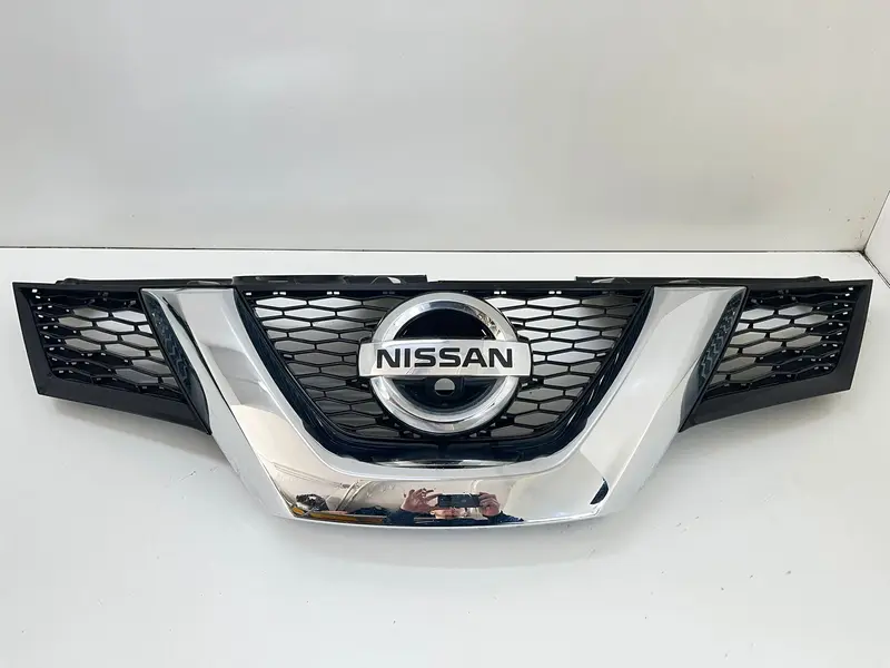 Griglia Anteriore NISSAN X-Trail Serie (T32) (14>18) 623104CE0A Benzina (14>18)