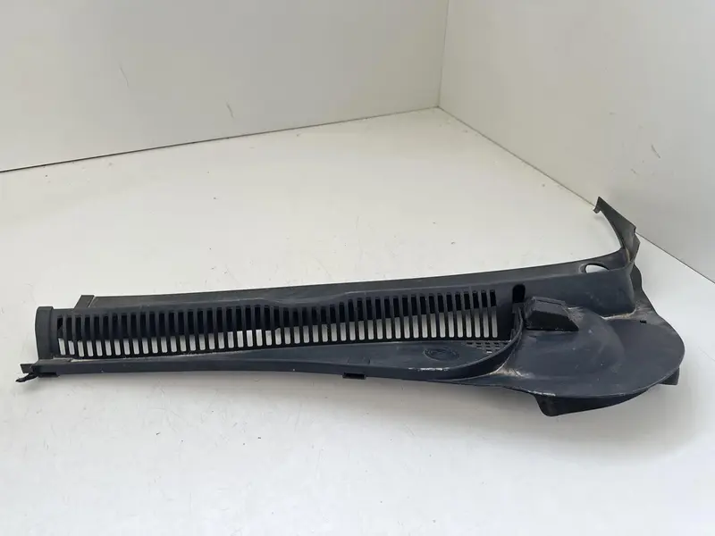 Griglia Gocciolatoio ant. VOLKSWAGEN Polo 6° Serie 2GS8194C3M Benzina