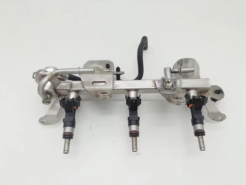 Kit iniettori RENAULT Clio Serie IV (12>19) 175201470R Benzina 900 (12>19)