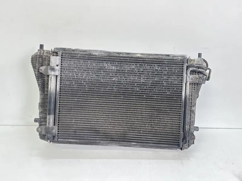 Kit Radiatori VOLKSWAGEN Golf 5 Berlina (03>08) 1K0820411Q 1K0121205G Diesel 2.0 (03>08)