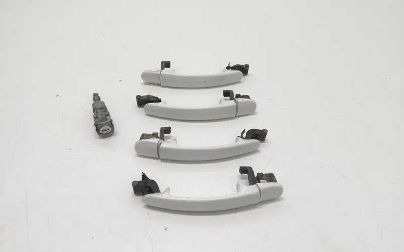 Maniglia esterna Anteriore Destra VOLKSWAGEN Tiguan 1° Serie 5N0837205D Diesel 2.0 (07>11)