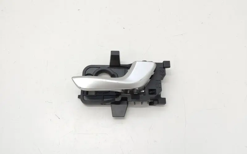 Maniglia interna Anteriore Destra KIA Rio Serie (17>) 82620H8510SA1 82623-H8500 Bifuel/Gas 1.2