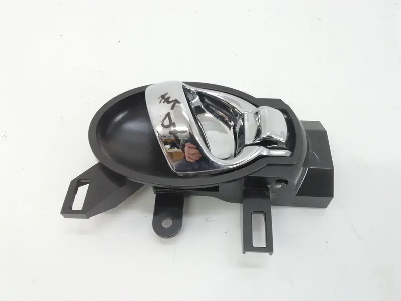 Maniglia interna Anteriore Destra NISSAN Micra 7° Serie Benzina 1200 (10>16)