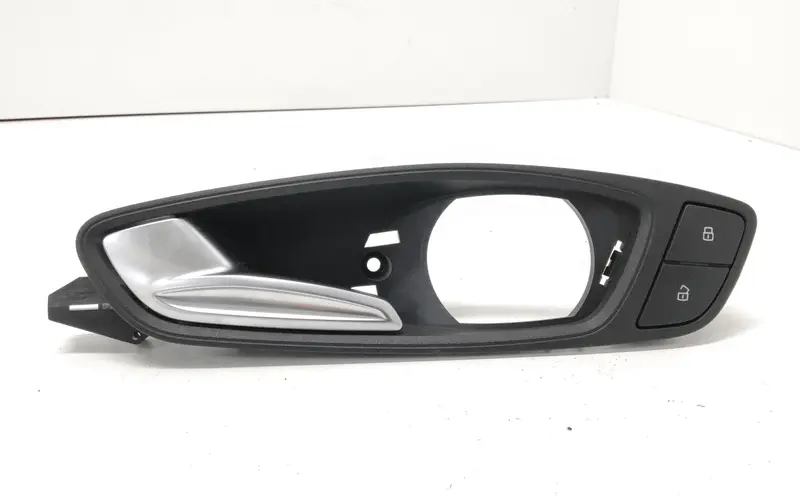 Maniglia interna Anteriore Sinistra AUDI A1 Serie (8X1) (10>14) 8X0837019A4PK 8X0837019 Diesel 1.6 (10>14)