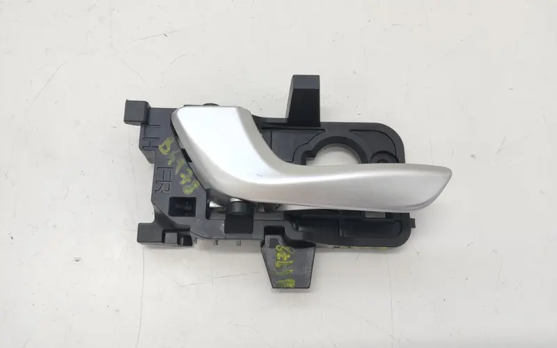 Maniglia interna Anteriore Sinistra KIA Rio Serie (17>) 82610H8510SA1 82610H8510SA1 Bifuel/Gas 1.2