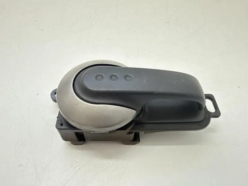 Maniglia interna Anteriore Sinistra NISSAN Note 1° Serie 806719U000 5010800006 Diesel (06>08)
