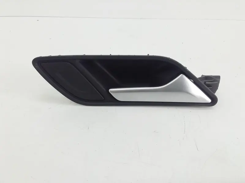 Maniglia interna Posteriore Destra AUDI A3 Serie (8V1) (12>18) 8V4839020A Diesel 1600 (12>18)