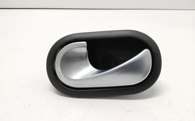 Maniglia interna Posteriore Sinistra RENAULT Megane ll Serie (06>08) 8200843631 8200028487 Diesel 1.5 (06>08)