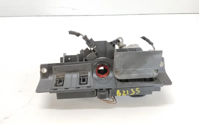 Maniglia portellone posteriore AUDI A6 Avant Serie C5 (4B5) (97>04) 4B082765H Benzina (97>04)
